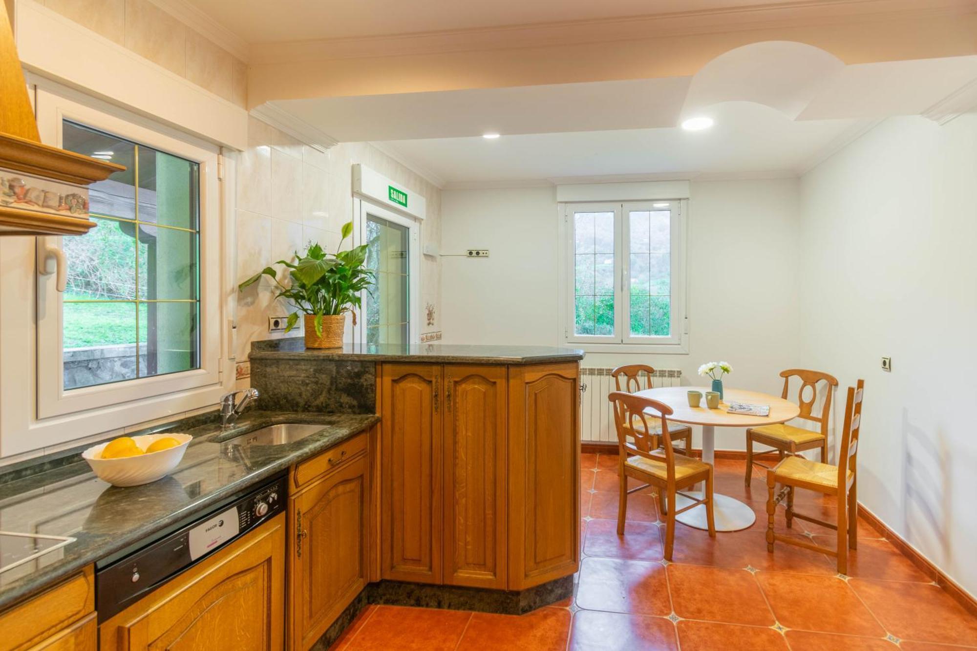 Casa Toki Eder, Espaciosa Casa Rural Para Familias Y Amigos Con Vistas Al Valle Uztegui ภายนอก รูปภาพ
