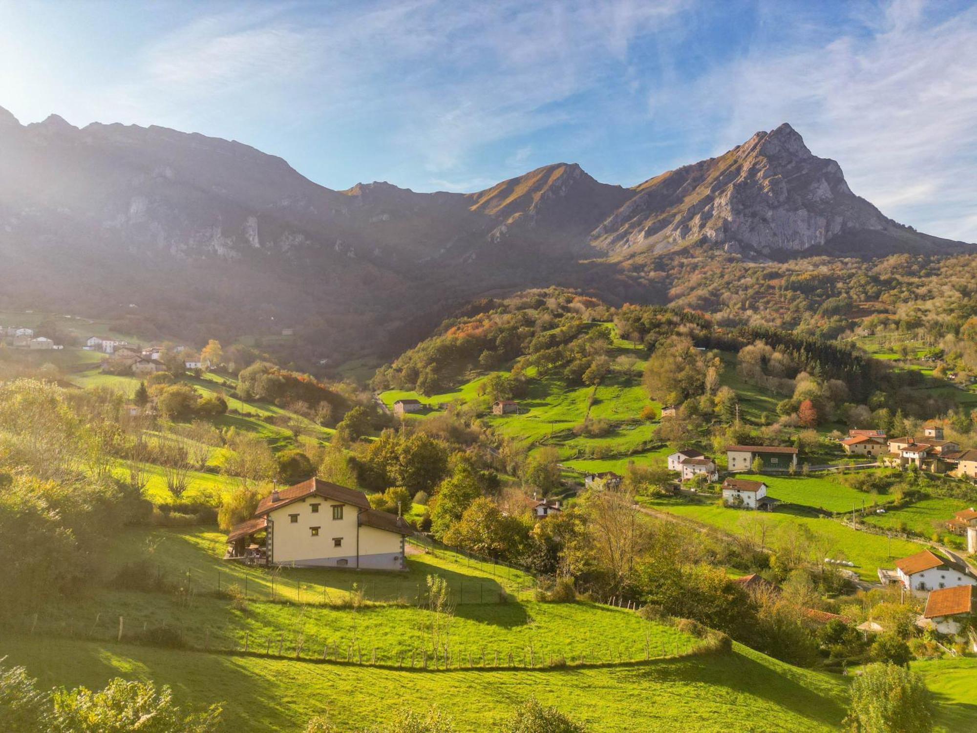 Casa Toki Eder, Espaciosa Casa Rural Para Familias Y Amigos Con Vistas Al Valle Uztegui ภายนอก รูปภาพ