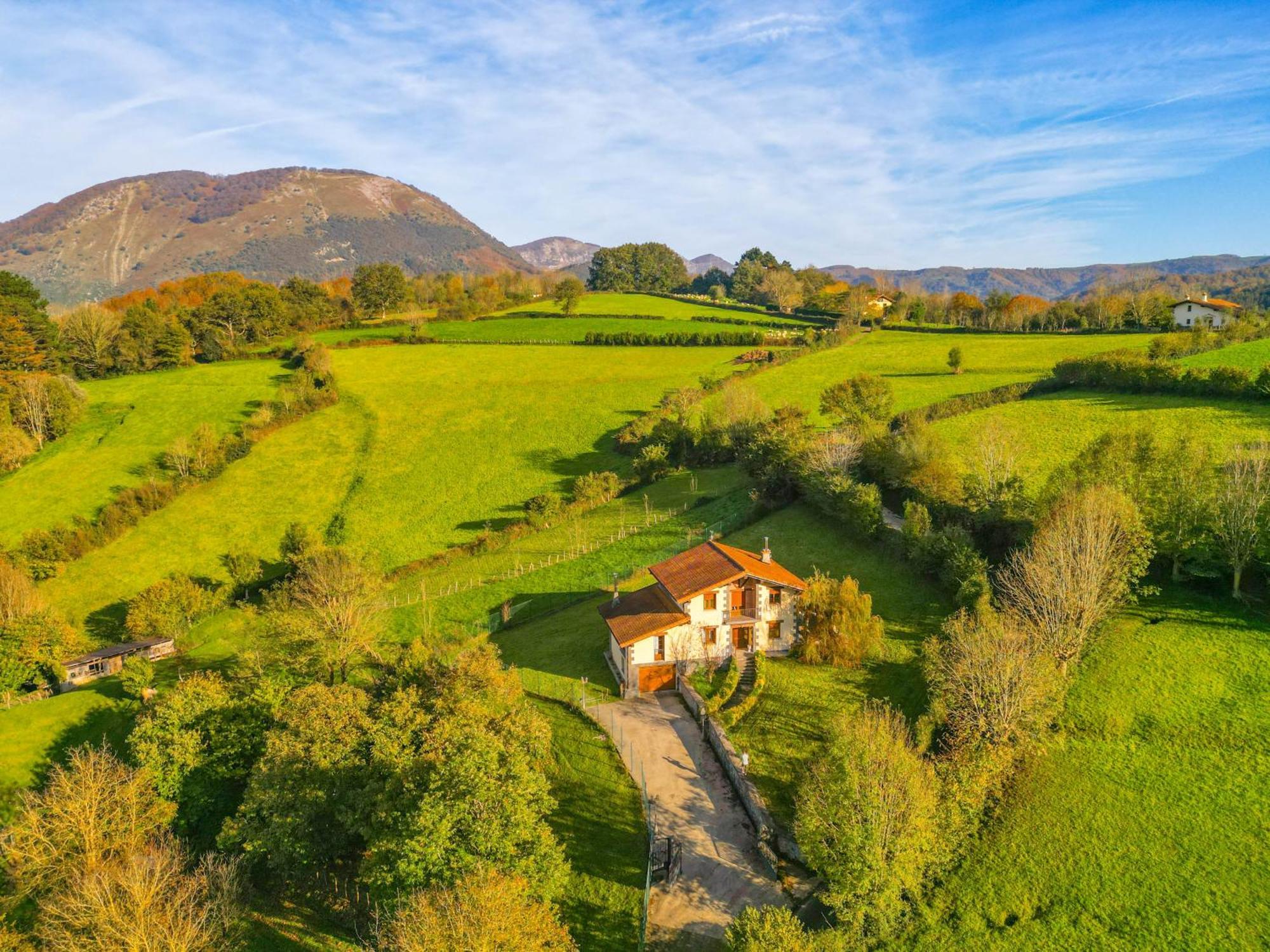 Casa Toki Eder, Espaciosa Casa Rural Para Familias Y Amigos Con Vistas Al Valle Uztegui ภายนอก รูปภาพ