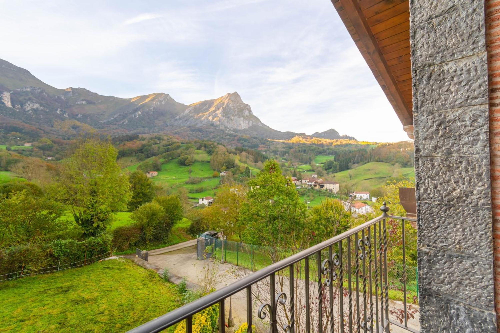 Casa Toki Eder, Espaciosa Casa Rural Para Familias Y Amigos Con Vistas Al Valle Uztegui ภายนอก รูปภาพ